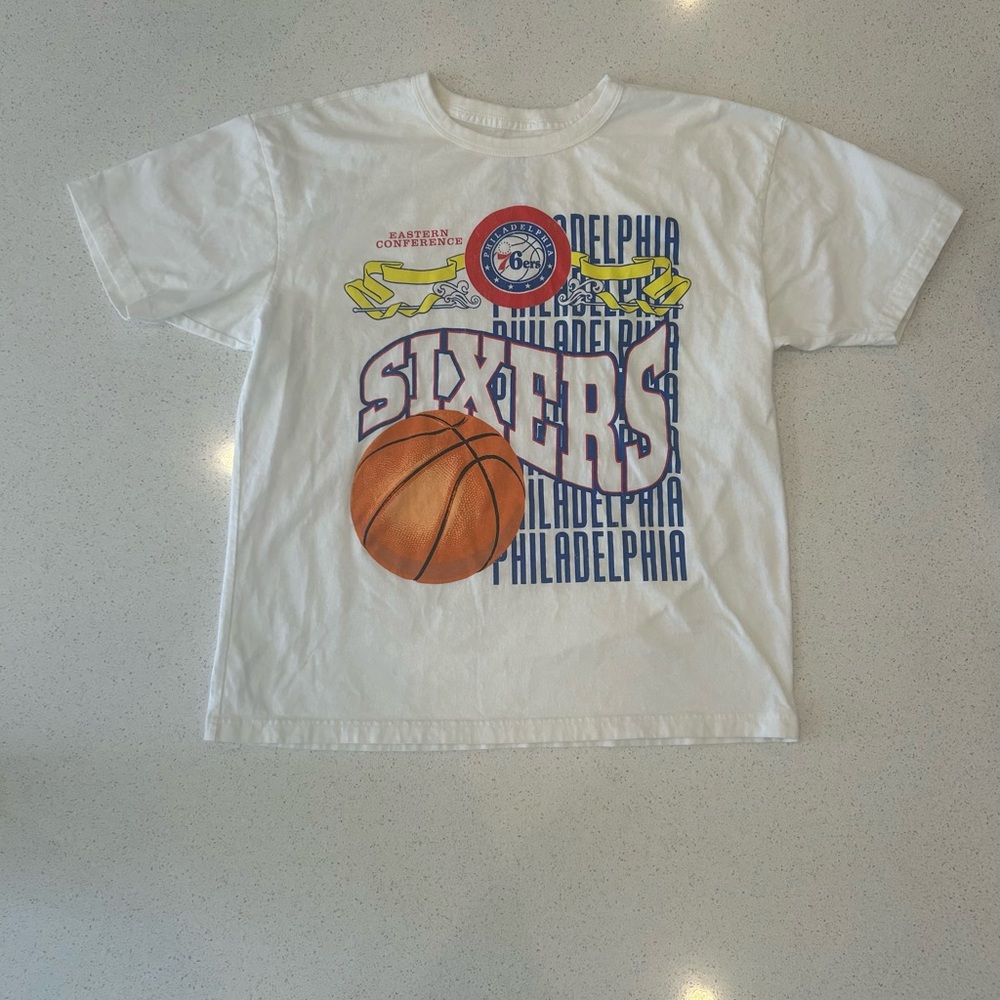 NBA Philadelphia Sixers White Graphic Tee